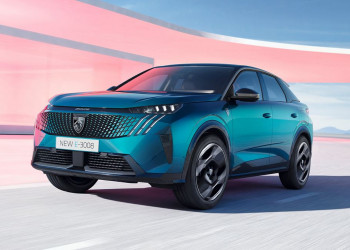 Le SUV fastback électrique Peugeot e-3008 revendique jusqu'à 700 km d'autonomie