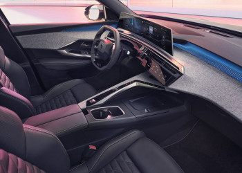 Le SUV fastback électrique Peugeot e-3008 revendique jusqu'à 700 km d'autonomie