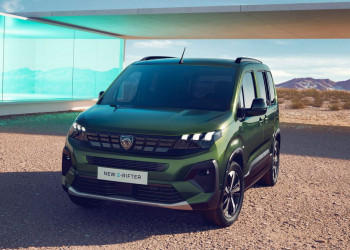 Le combispace Peugeot E-Rifter affiche un typage extérieur outdoor marqué