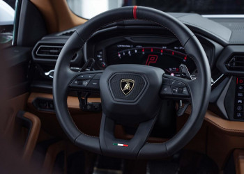 Le SUV Lamborghini Urus s'offre une mise à jour et une motorisation hybride rechargeable de 800 ch