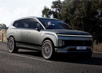 Le grand SUV électrique Hyundai Ioniq 9 à trois rangées de sièges accueille jusqu'à sept occupants