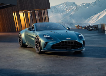 L'Aston Martin Vantage Roadster embarque un bloc V8 biturbo de 665 ch
