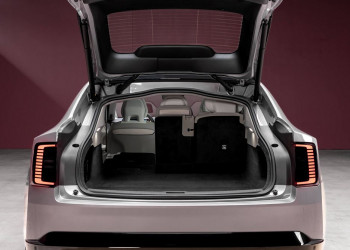 La grande routière Volvo ES90 électrique mélange les genres
