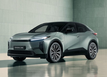Le Toyota C-HR plus électrique affiche une ligne de toit façon coupé
