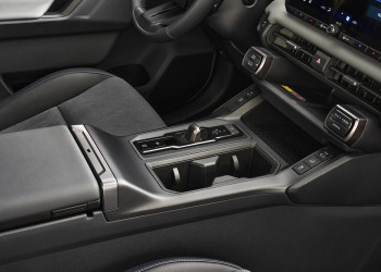 La sixième génération du Toyota RAV4 arbore un design extérieur robuste