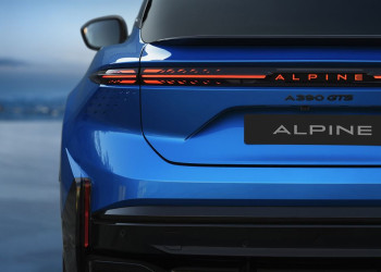 Le sport fastback compact Alpine A390 embarque trois moteurs électriques constituant une transmission intégrale