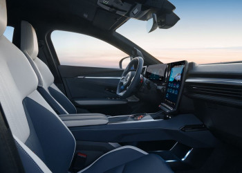Le sport fastback compact Alpine A390 embarque trois moteurs électriques constituant une transmission intégrale