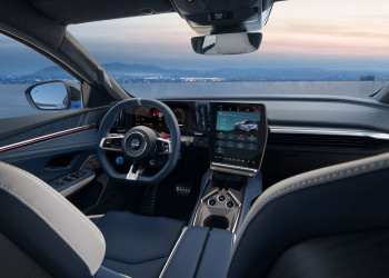 Le sport fastback compact Alpine A390 embarque trois moteurs électriques constituant une transmission intégrale