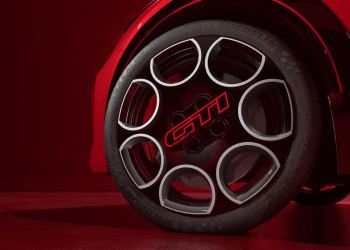 La Peugeot E-208 GTi embarque un moteur électrique de 280 ch