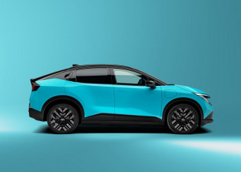La Nissan Leaf électrique affiche un style fluide de crossover aérodynamique affûté