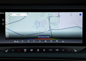 La Nissan Leaf électrique affiche un style fluide de crossover aérodynamique affûté