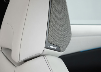 La Nissan Leaf électrique affiche un style fluide de crossover aérodynamique affûté