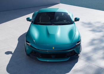 La Ferrari Amalfi interprète l'esprit sportif de Ferrari offrant une expérience de conduite sans compromis
