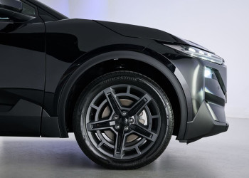 Le SUV compact électrique Subaru Uncharted revendique jusqu'à 585 km d'autonomie