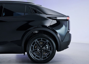 Le SUV compact électrique Subaru Uncharted revendique jusqu'à 585 km d'autonomie