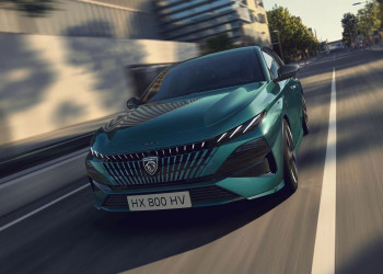 La Peugeot 308 bénéficie d'une nouvelle face avant illuminée