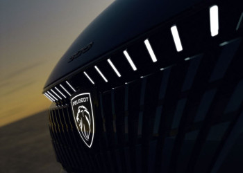 La Peugeot 308 bénéficie d'une nouvelle face avant illuminée