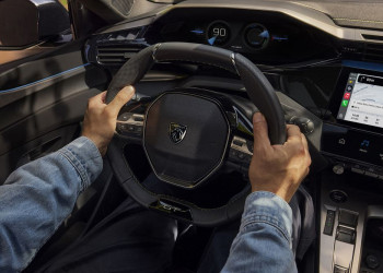 La Peugeot 308 bénéficie d'une nouvelle face avant illuminée
