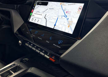 La Peugeot 308 bénéficie d'une nouvelle face avant illuminée