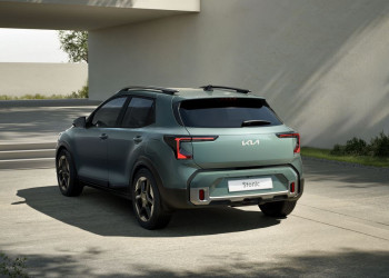 Le crossover urbain Kia Stonic restylé affiche un look affirmé
