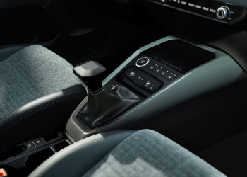Le crossover urbain Kia Stonic restylé affiche un look affirmé