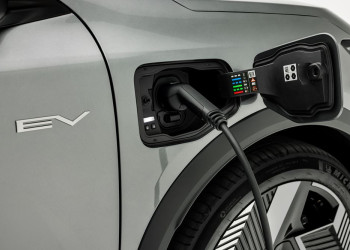 Le SUV compact électrique Mitsubishi Eclipse Cross offre une autonomie de plus de 600 km avec une batterie de 87 kWh