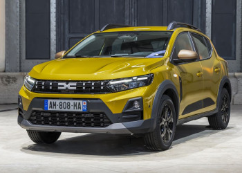La berline polyvalente typée outdoor Dacia Sandero Stepway s'offre une nouvelle calandre