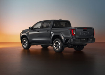 La neuvième génération du pick-up Toyota Hilux Double Cabine passe à l'électrique