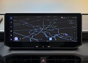 La neuvième génération du pick-up Toyota Hilux Double Cabine passe à l'électrique