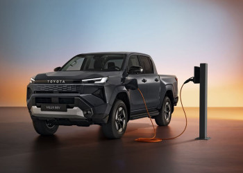 La neuvième génération du pick-up Toyota Hilux Double Cabine passe à l'électrique