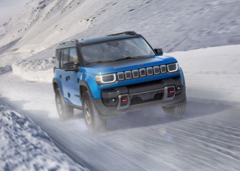 Le SUV électrique Trail Rated Jeep Recon est prêt pour tous les types de routes