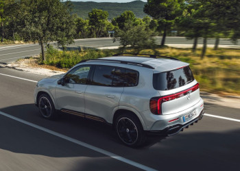 La Mercedes-Benz GLB électrique peut accueillir jusqu'à sept personnes