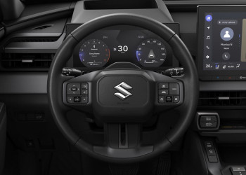 Le SUV polyvalent de taille intermédiaire Suzuki Across affiche un design robuste