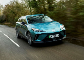 La MG4 EV revient dans une version dotée d'améliorations techniques sur la partie électrique