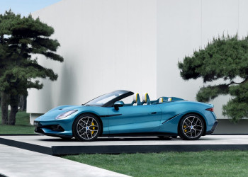 La supercar électrique Denza Z cabriolet affiche des performances extrêmes