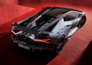 La Lamborghini Revuelto SV à moteur V12 hybride développe 1 065 ch