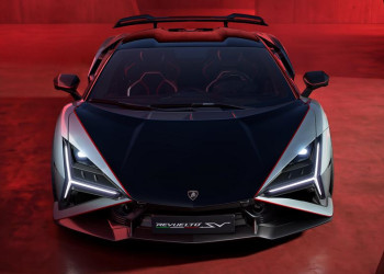 La Lamborghini Revuelto SV à moteur V12 hybride développe 1 065 ch