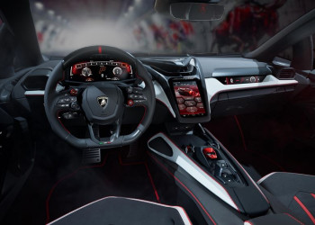 La Lamborghini Revuelto SV à moteur V12 hybride développe 1 065 ch