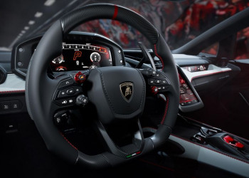 La Lamborghini Revuelto SV à moteur V12 hybride développe 1 065 ch