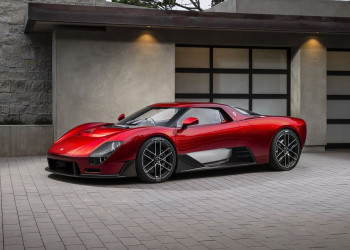 La McL 6GT puise son inspiration dans le projet de supercar inachevé McLaren M6GT