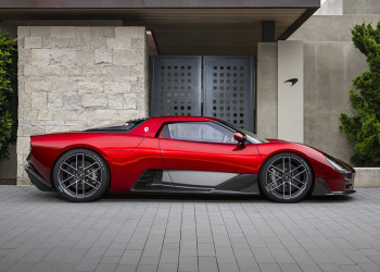 La McL 6GT puise son inspiration dans le projet de supercar inachevé McLaren M6GT