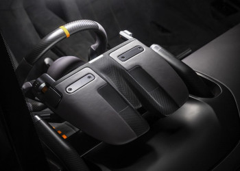 La McL 6GT puise son inspiration dans le projet de supercar inachevé McLaren M6GT