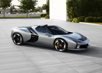 Ferrari HC25 : un roadster unique one-off sur base de F8 Spider à toit ouvert