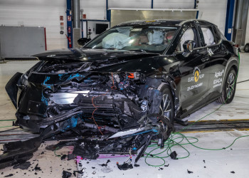 Le grand SUV électrique Lexus RZ obtient cinq étoiles aux crash-tests Euro NCAP 2023