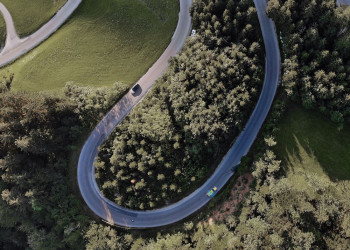 La technologie de sécurité connectée Volvo alerte les conducteurs en cas d'accident sur la voie
