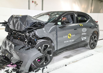 Le crossover coupé électrique Lynk & Co 02 obtient cinq étoiles aux crash-tests Euro NCAP 2025