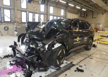 Le SUV de taille intermédiaire électrique Kia EV5 obtient cinq étoiles aux crash-tests Euro NCAP 2025