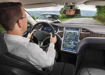 Les commandes et écrans tactiles représentent une source de distraction importante au volant