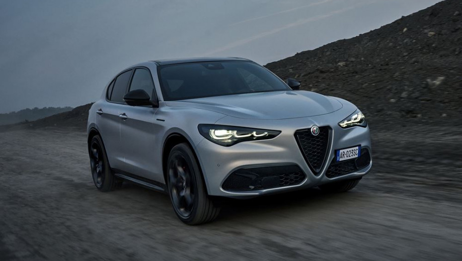 Location longue durée Alfa Romeo Stelvio Sprint 2.2 Diesel 160 ch AT8 Super sur 36 mois et 60 000 km maximum avec 36 loyers mensuels de 500 € après un premier versement de 4 675 €