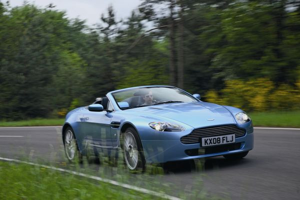 ASTON MARTIN Vantage Roadster